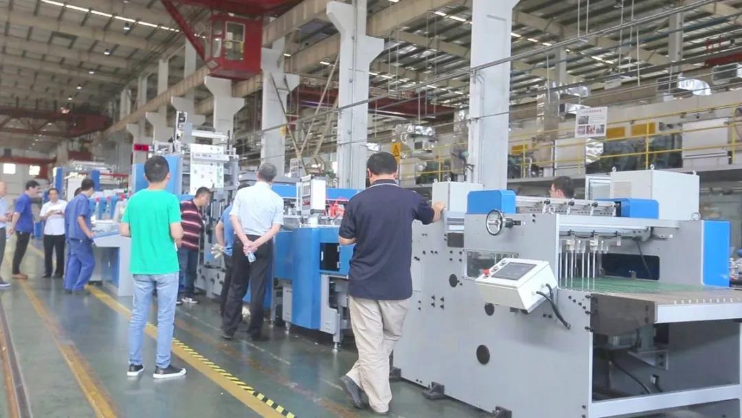 奶盒包裝機(jī)